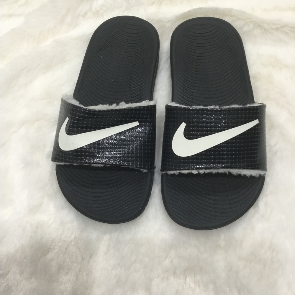 Nike Sherpa lined slides 11